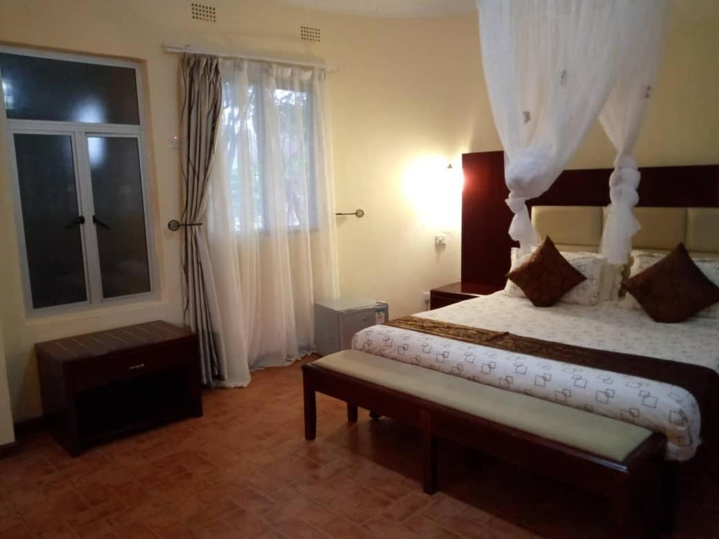 Chamba Valley Exotic Hotel Lusaka Luaran gambar